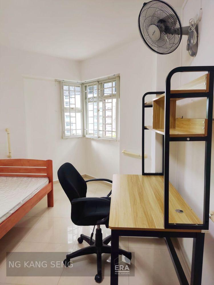 Prop-GPT: HDB - 2 room:   Bukit Batok West Avenue 5 390 Bukit Batok West Avenue 5 For Rent