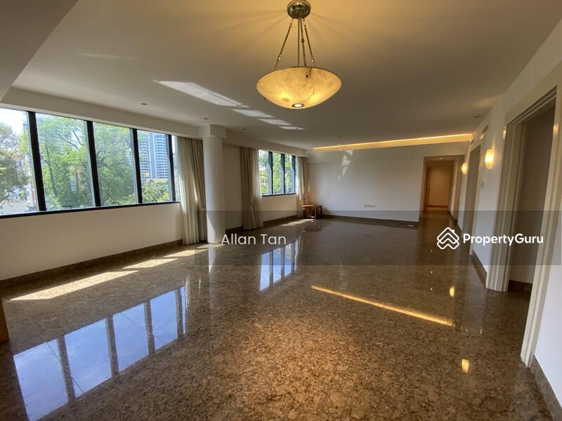Prop-GPT: Condominium: D10  Grange 70