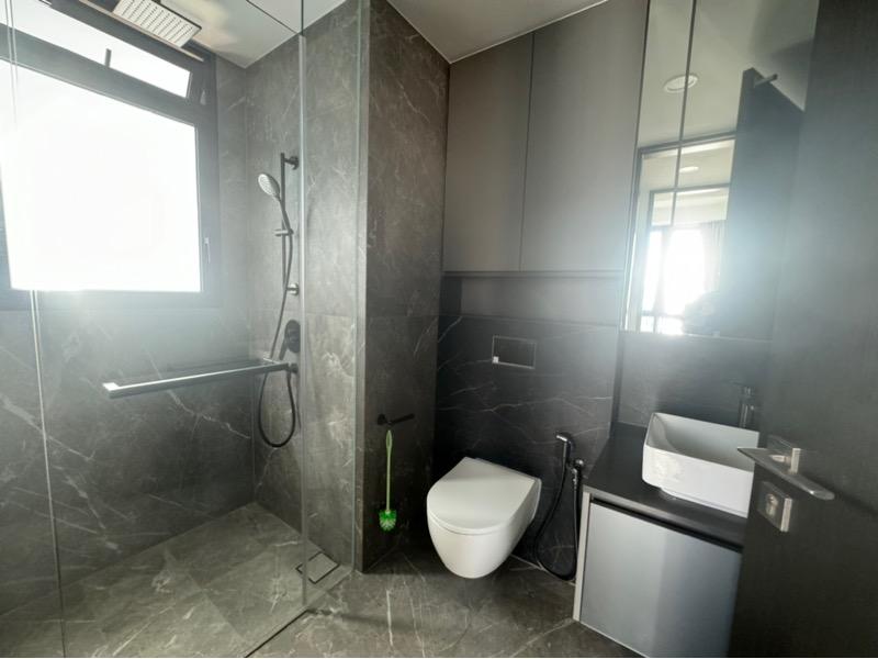 Apartment for Rent, Irwell Hill Residences Apartment For Rent, $4,900, 2 Bed 1 Bath 614 sqft $7.98 psf, SGD 4,900 | 99-year Leasehold