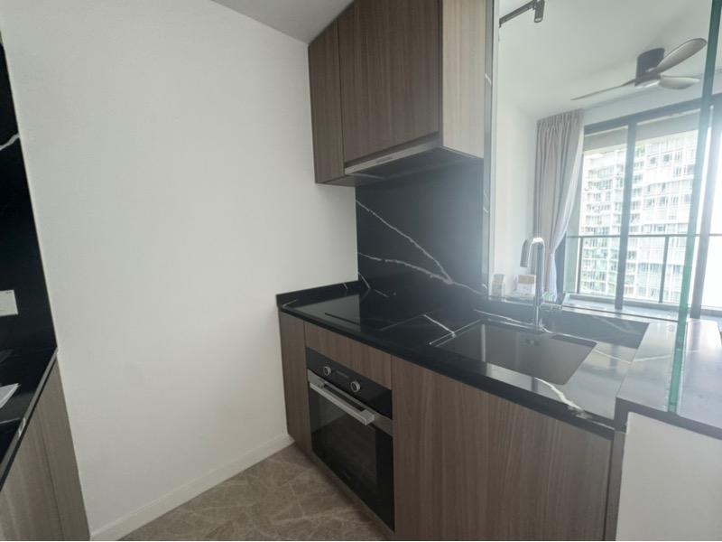 Apartment for Rent, Irwell Hill Residences Apartment For Rent, $4,900, 2 Bed 1 Bath 614 sqft $7.98 psf, SGD 4,900 | 99-year Leasehold