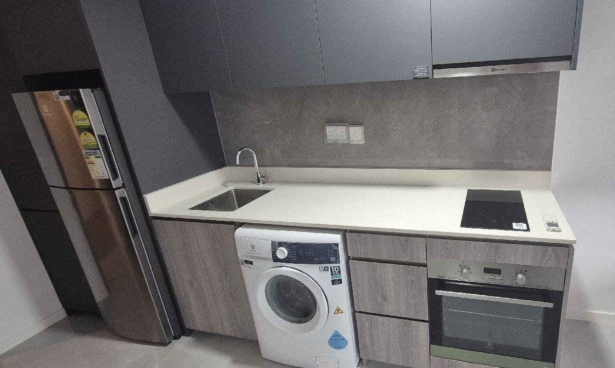 Condominium for Rent, Riverfront Residences Condominium For Rent, $3,500, 2 Bed 1 Bath 614 sqft $5.70 psf, SGD 3,500 | 99-year Leasehold