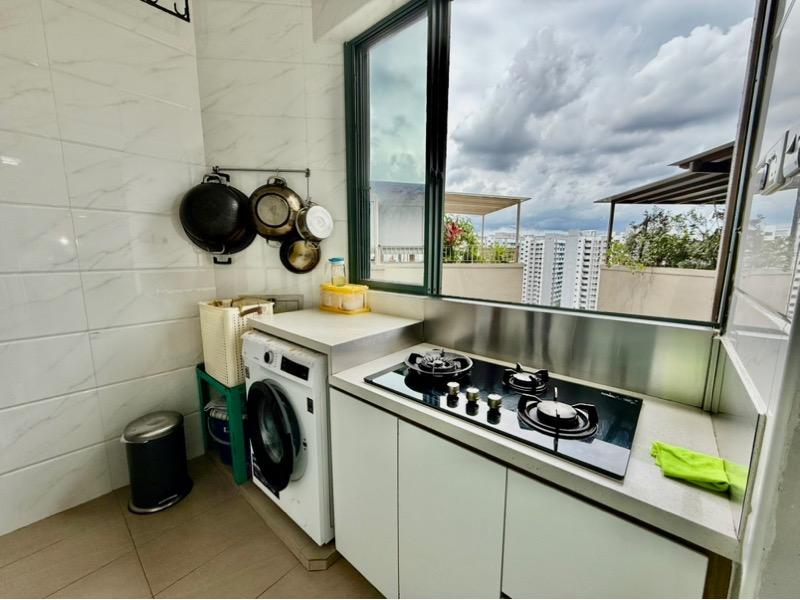 Condominium for Rent, Summerdale Condominium For Rent, $6,500, 3 Bed 3 Bath 2,045 sqft $3.18 psf, SGD 6,500 | 99-year Leasehold