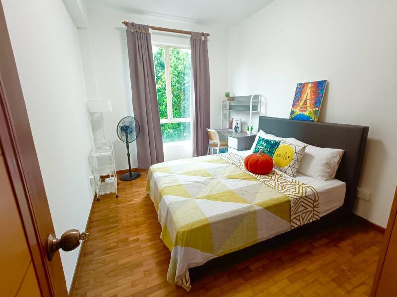 Prop-GPT: Condominium: D27 Yishun Yishun Sapphire