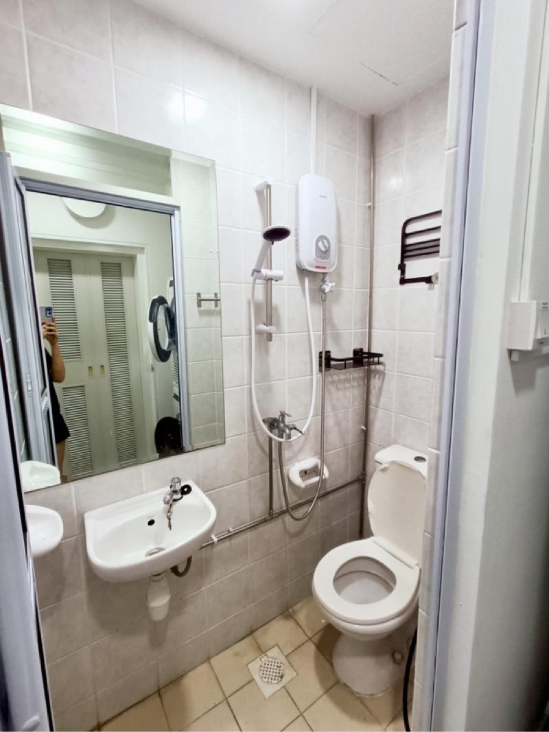 Condominium for Rent, Yishun Sapphire Condominium Room Rental, $1,300, 1 Bed 1 Bath 180 sqft $7.22 psf, SGD 1,300 | 99-year Leasehold