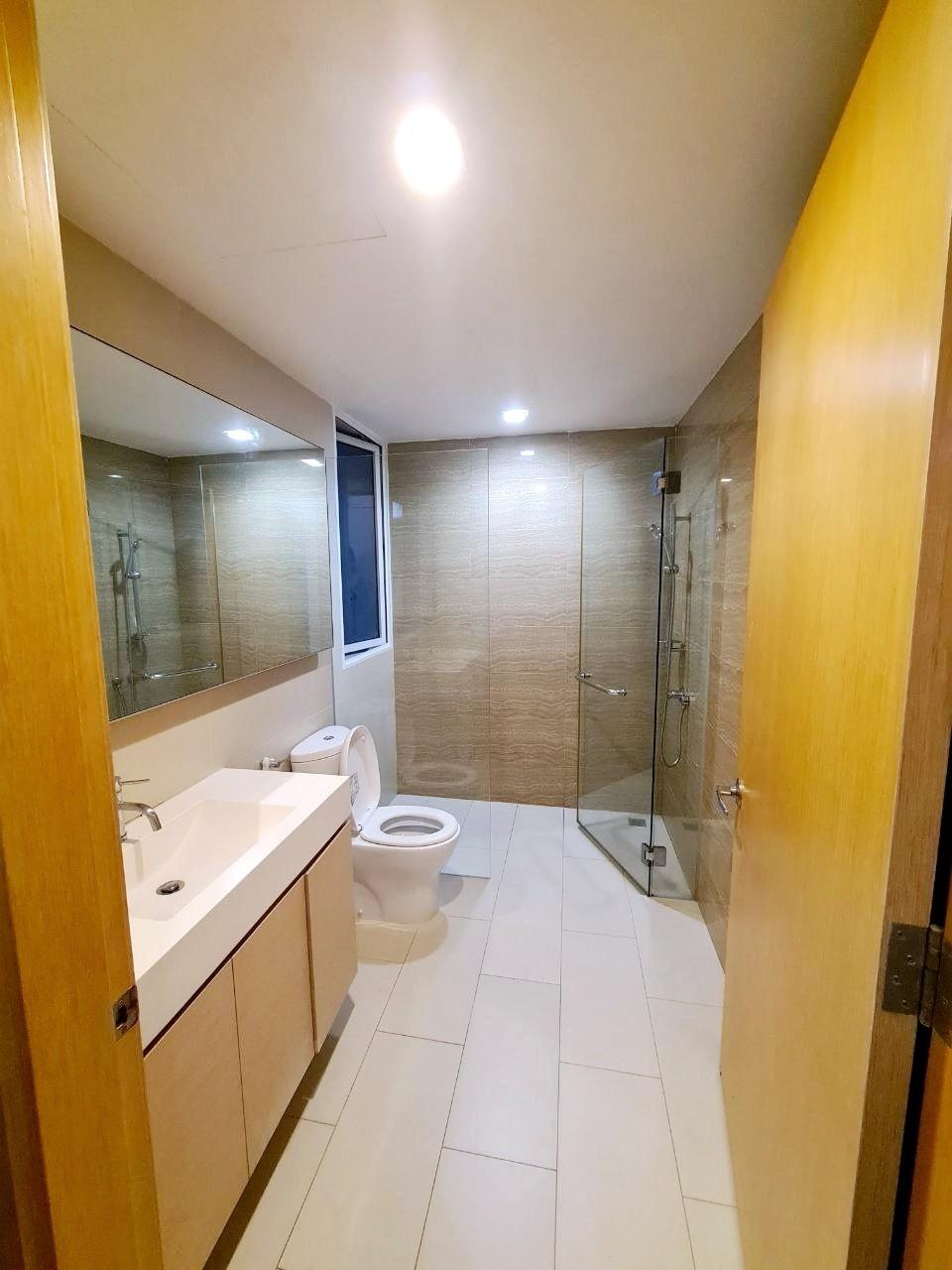 Condominium for Rent, Waterview Condominium For Rent, $5,000, 3 Bed 3 Bath 1,119 sqft $4.47 psf, SGD 5,000 | 99-year Leasehold