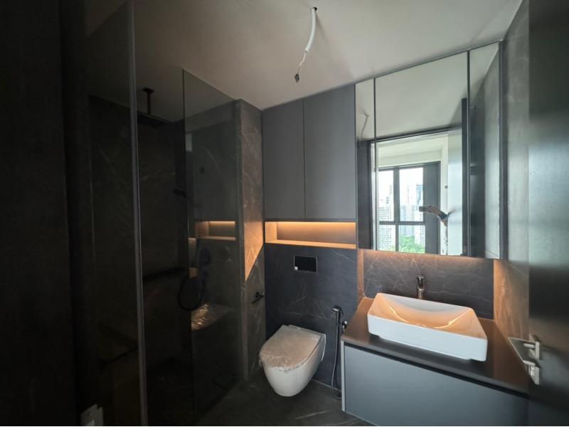Condominium for Rent, Irwell Hill Residences Condominium For Rent, $5,500, 2 Bed 2 Bath 657 sqft $8.37 psf, SGD 5,500 | 99-year Leasehold