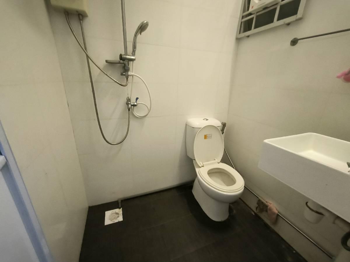 HDB Apartment for Rent, 727 Clementi West Street 2 HDB Apartment For Rent, $3,999, 3 Bed 2 Bath 904 sqft $4.42 psf, SGD 3,999 | 99-year Leasehold