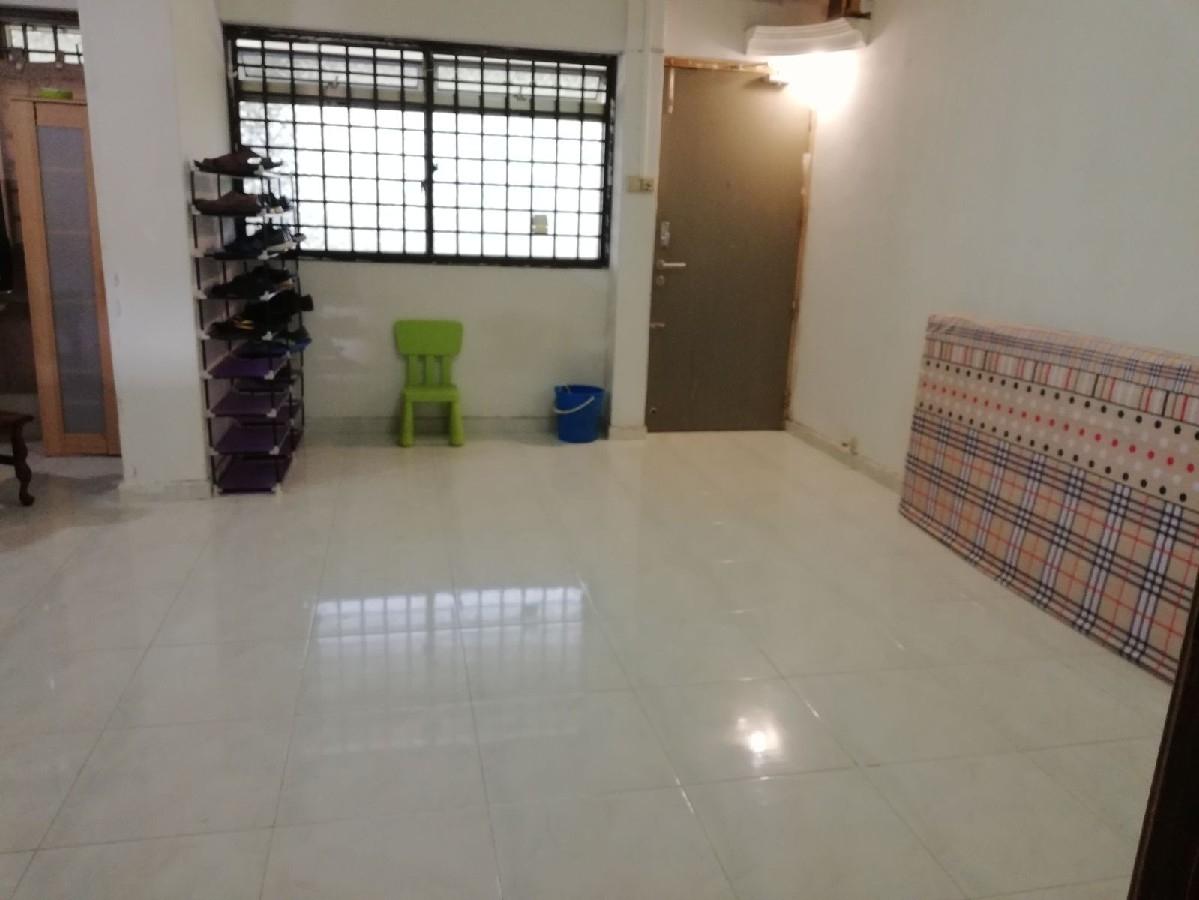 Prop-GPT: HDB Apartment: D03  125 Bukit Merah View