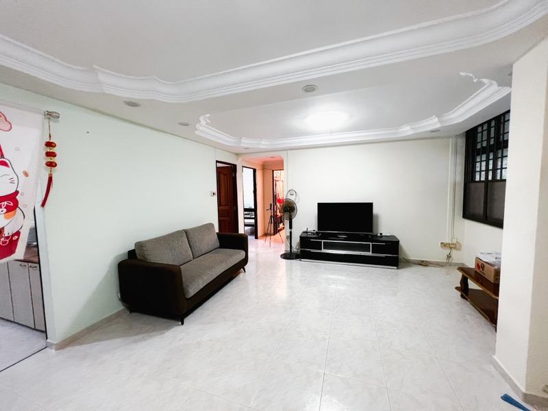 Prop-GPT: HDB Apartment: D19  919 Hougang Avenue 4