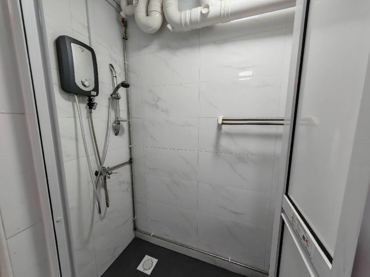 HDB Apartment for Rent, 8 Toh Yi Drive HDB Apartment For Rent, $4,800, 4 Bed 3 Bath 1,615 sqft $2.97 psf, SGD 4,800 | 99-year Leasehold