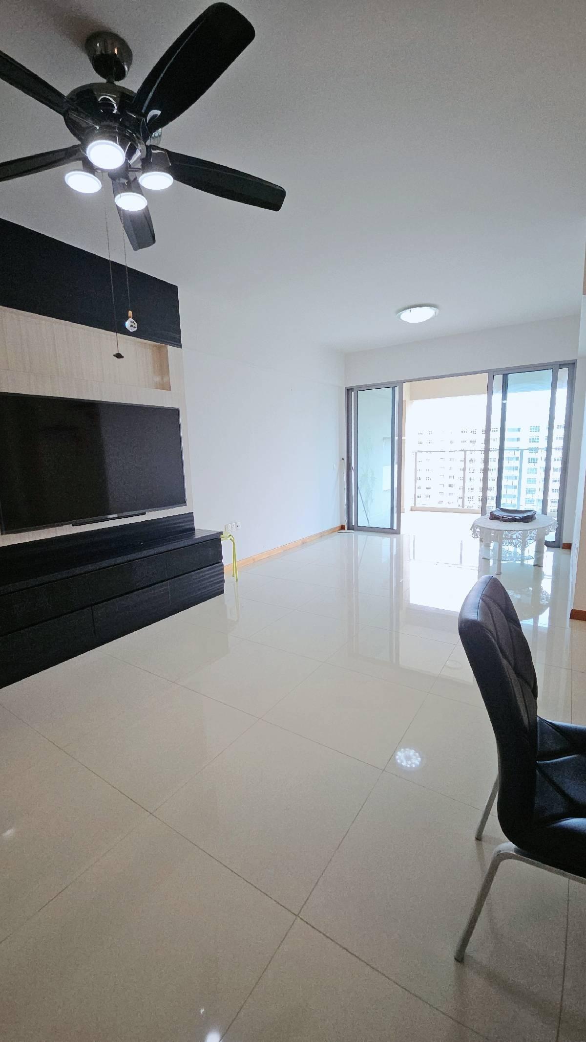 Prop-GPT: HDB Apartment: D18  519D Tampines Central 8