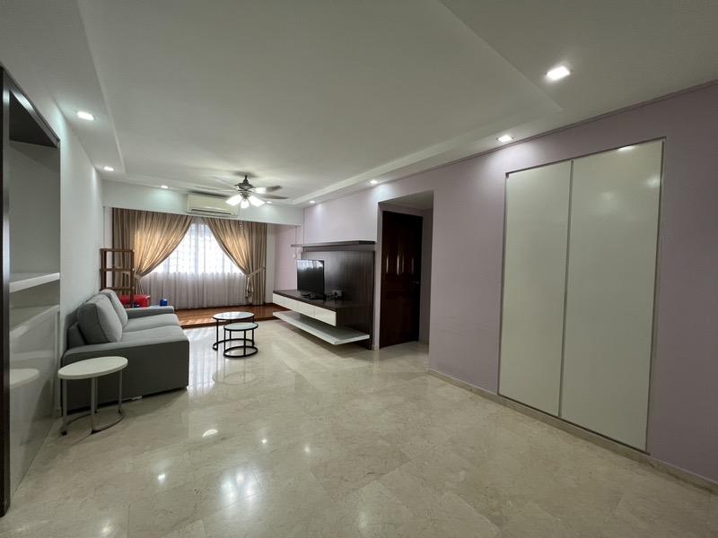 Prop-GPT: HDB Apartment: D18  450C Tampines Street 42