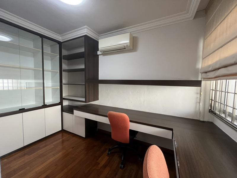 HDB Apartment for Rent, 450C Tampines Street 42 HDB Apartment For Rent, $4,500, 4 Bed 2 Bath 1,367 sqft $3.29 psf, SGD 4,500 | 99-year Leasehold