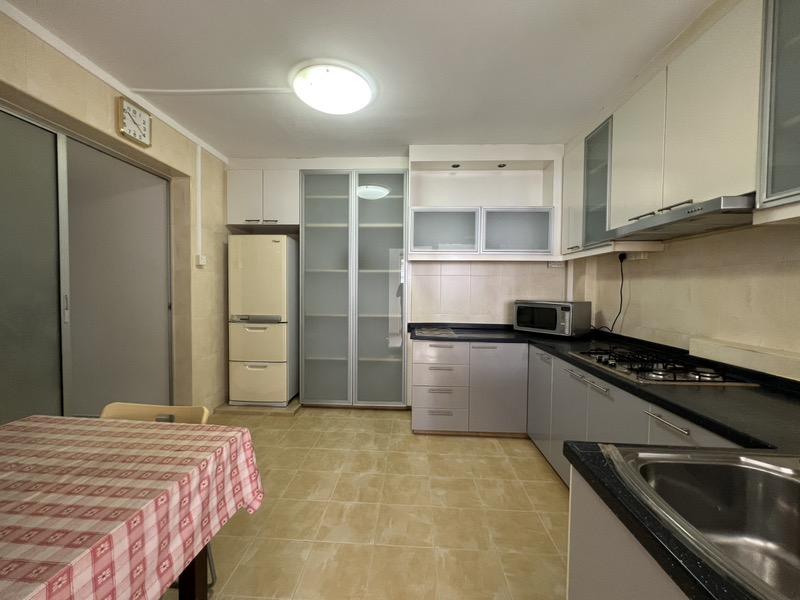 HDB Apartment for Rent, 450C Tampines Street 42 HDB Apartment For Rent, $4,500, 4 Bed 2 Bath 1,367 sqft $3.29 psf, SGD 4,500 | 99-year Leasehold