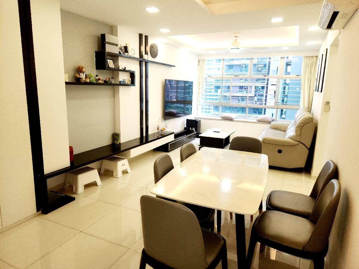 HDB Apartment for Rent, 62A Strathmore Avenue HDB Apartment For Rent, $5,300, 3 Bed 2 Bath 1,259 sqft $4.21 psf, SGD 5,300 | 99-year Leasehold
