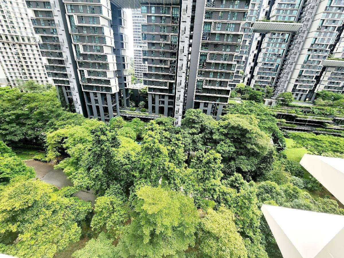 HDB Apartment for Rent, 62A Strathmore Avenue HDB Apartment For Rent, $5,300, 3 Bed 2 Bath 1,259 sqft $4.21 psf, SGD 5,300 | 99-year Leasehold