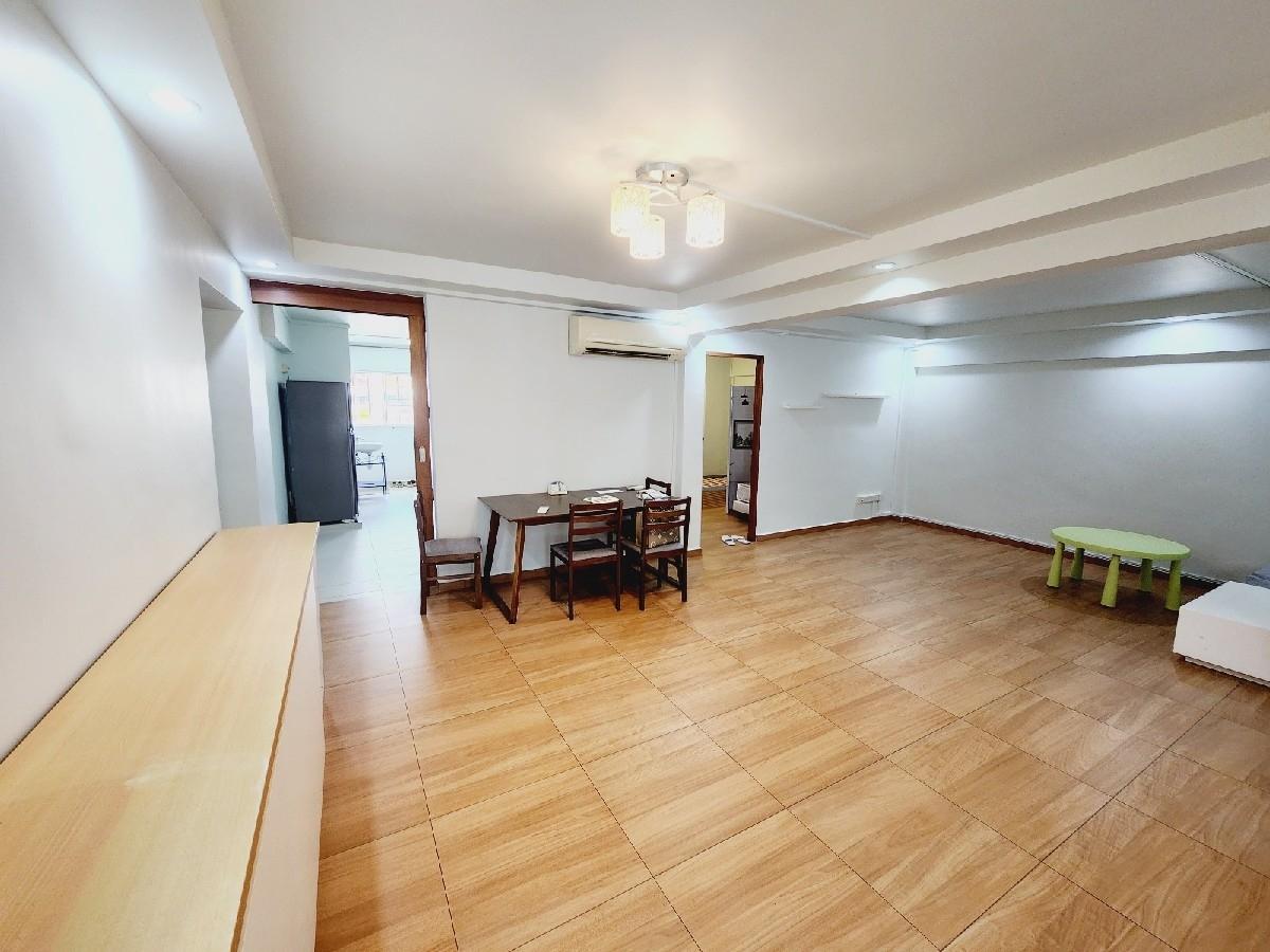 Prop-GPT: HDB Apartment: D22  403 Pandan Gardens