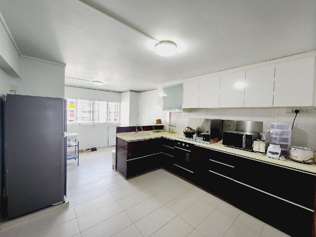 HDB Apartment for Rent, 403 Pandan Gardens HDB Apartment For Rent, $4,300, 3 Bed 2 Bath 1,227 sqft $3.50 psf, SGD 4,300