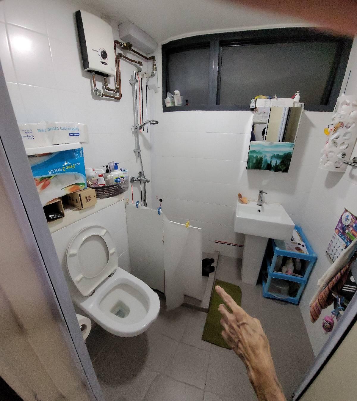 HDB Apartment for Rent, 90 Dawson Road HDB Apartment Room Rental, $1,000, 1 Bed 2 Bath 161 sqft $6.21 psf, SGD 1,000 | 99-year Leasehold