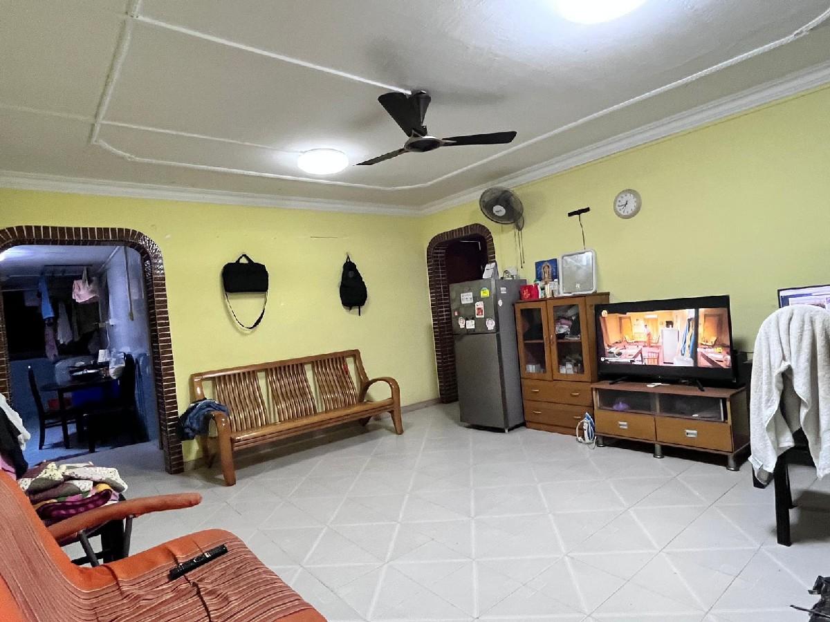 HDB Apartment for Rent, 218 Jurong East Street 21 HDB Apartment For Rent, $3,800, 3 Bed 2 Bath 980 sqft $3.88 psf, SGD 3,800 | 99-year Leasehold