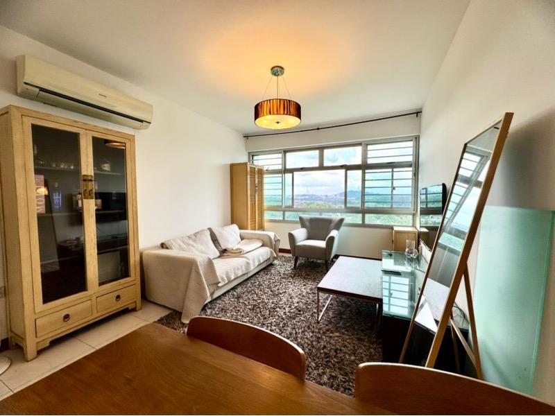 HDB Apartment for Rent, 18A Holland Drive HDB Apartment For Rent, $4,800, 3 Bed 2 Bath 968 sqft $4.96 psf, SGD 4,800 | 99-year Leasehold