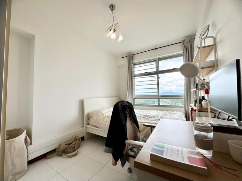 HDB Apartment for Rent, 18A Holland Drive HDB Apartment For Rent, $4,800, 3 Bed 2 Bath 968 sqft $4.96 psf, SGD 4,800 | 99-year Leasehold