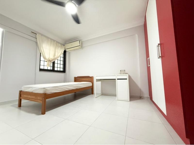 Prop-GPT: HDB Apartment: D27 Yishun 137 Yishun Ring Road