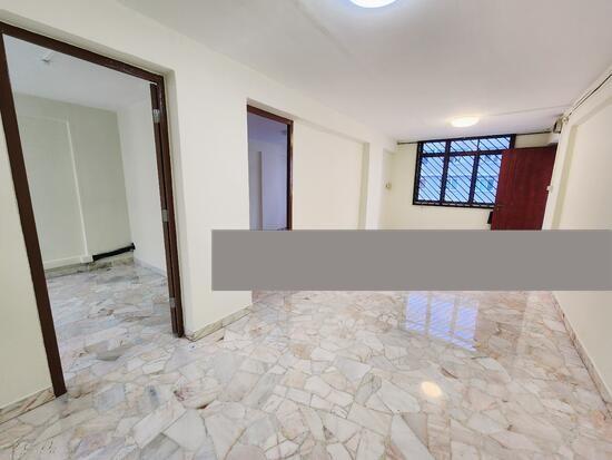 Prop-GPT: HDB Apartment: D18  411 Tampines Street 41