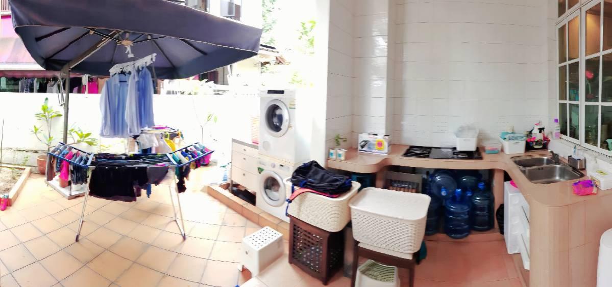 Bournemouth Road Semi-Detached House For Rent, $10,000, 5 Bed 5 Bath 3,800 sqft $3.03 psf