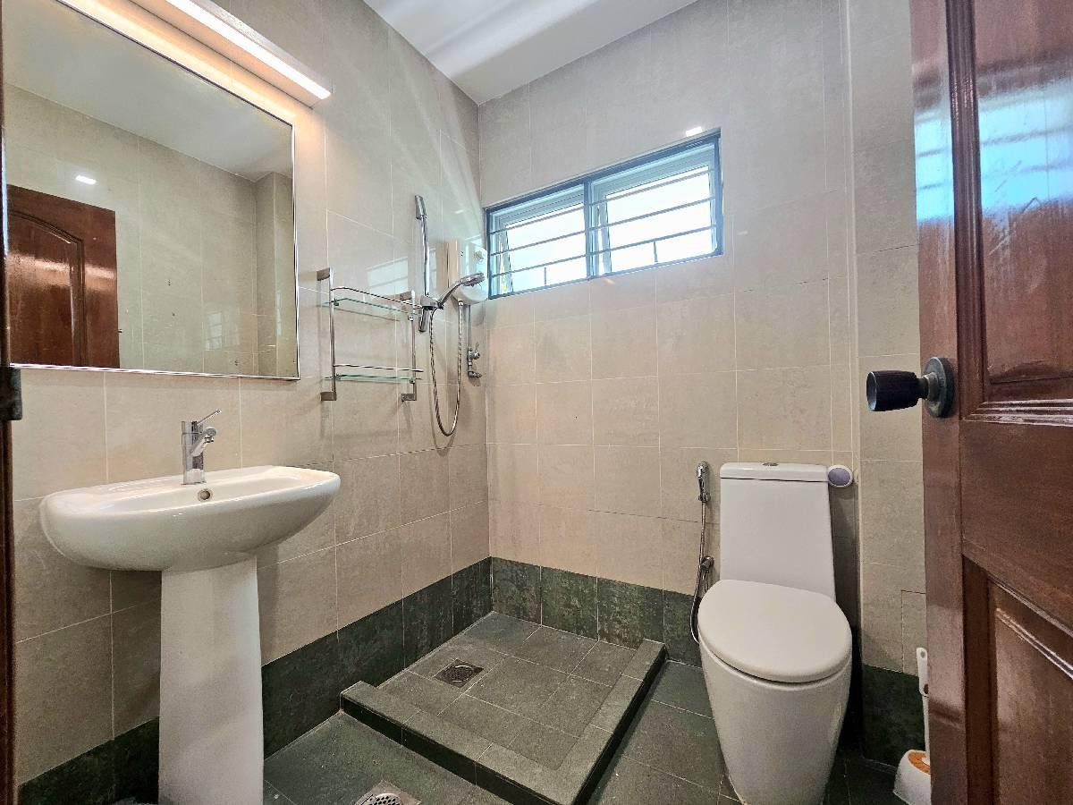 Jupiter Road Corner Terrace For Rent, $8,000, 4 Bed 3 Bath 4,000 sqft $2.75 psf