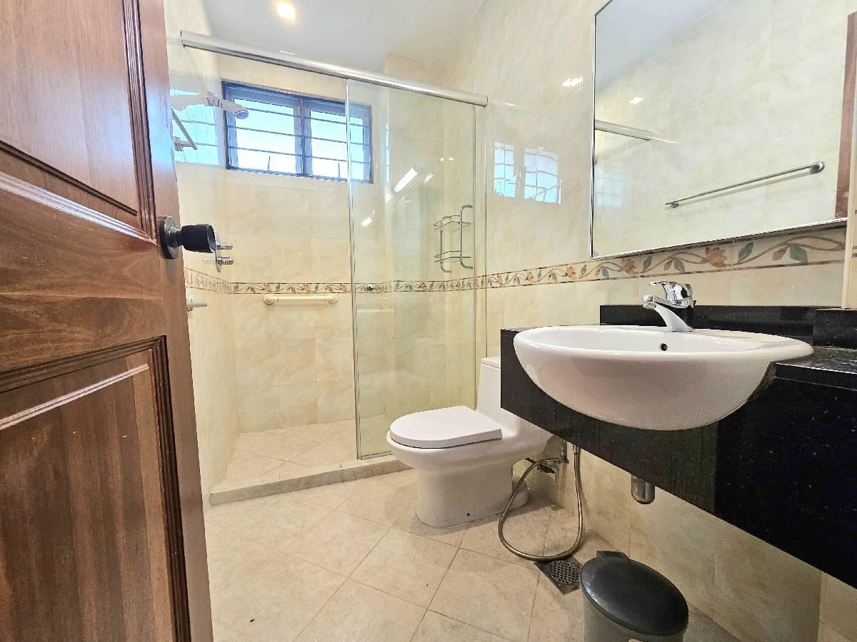 Jupiter Road Corner Terrace For Rent, $8,000, 4 Bed 3 Bath 4,000 sqft $2.75 psf