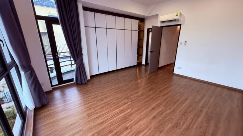 Semi-Detached for Rent: D22