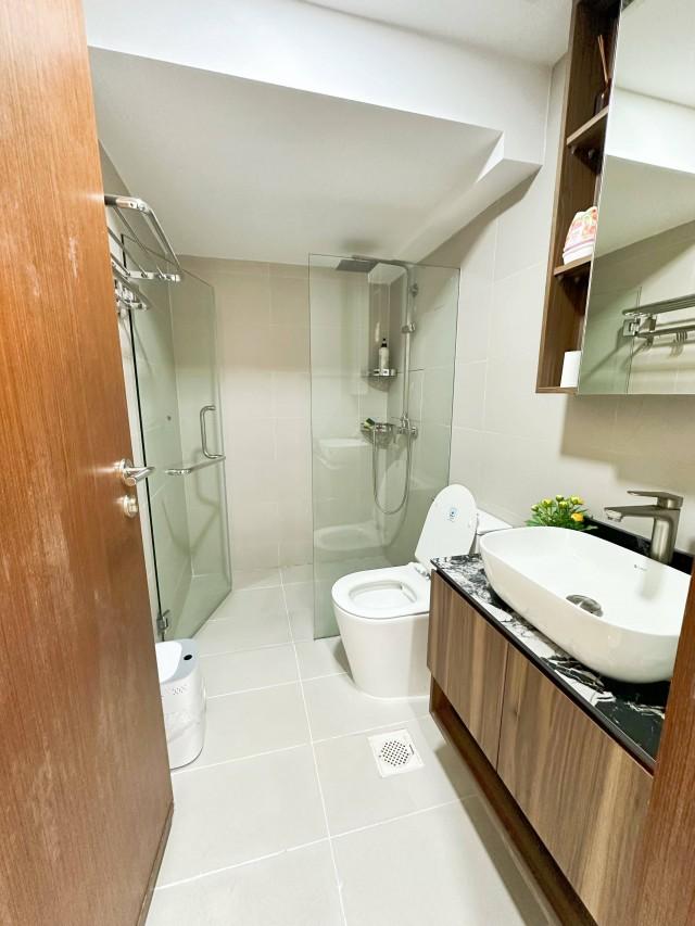 The Oasis of the North Terraced House For Rent, $10,000, 6 Bed 7 Bath 3,400 sqft $5.56 psf