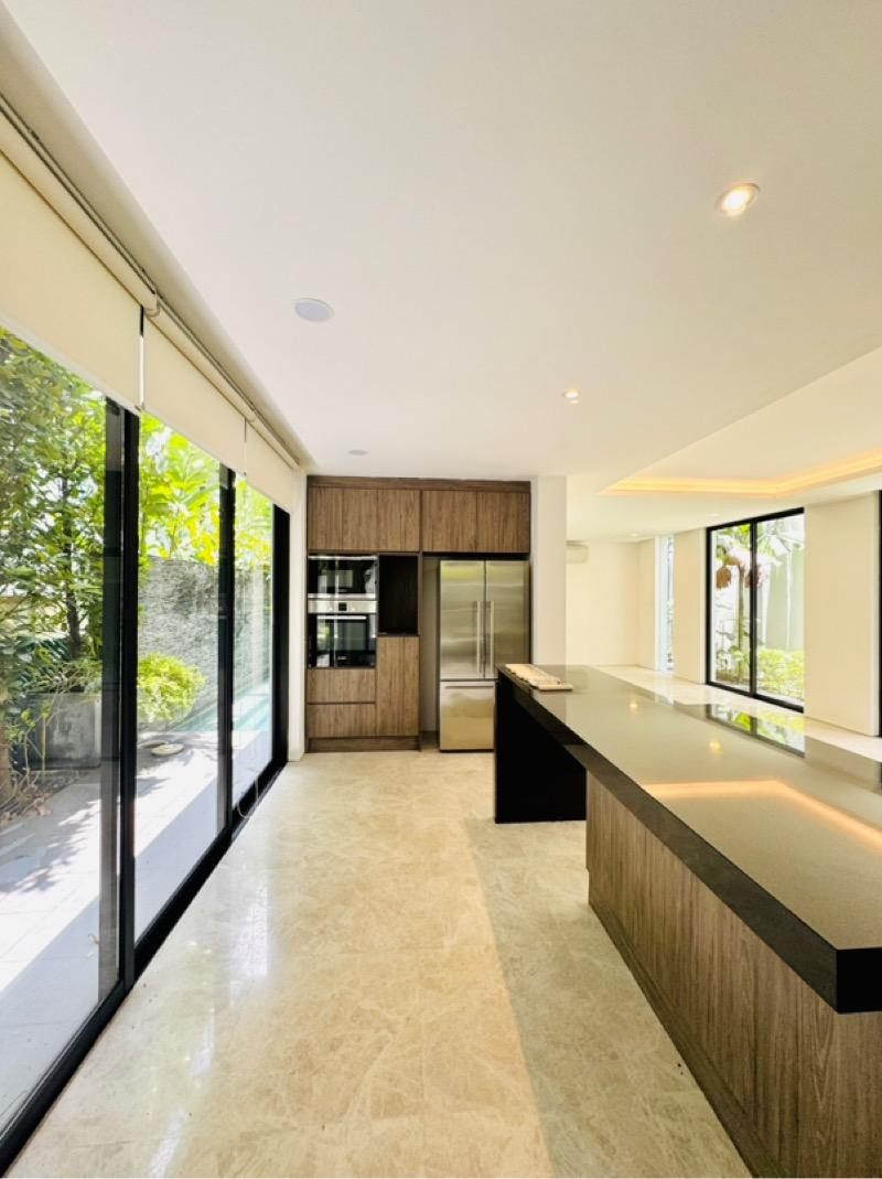 Detached for Rent, 65 CORONATION ROAD WEST Detached House For Rent, $25,000, 5 Bed 7 Bath 9,000 sqft $5.30 psf, SGD 25,000