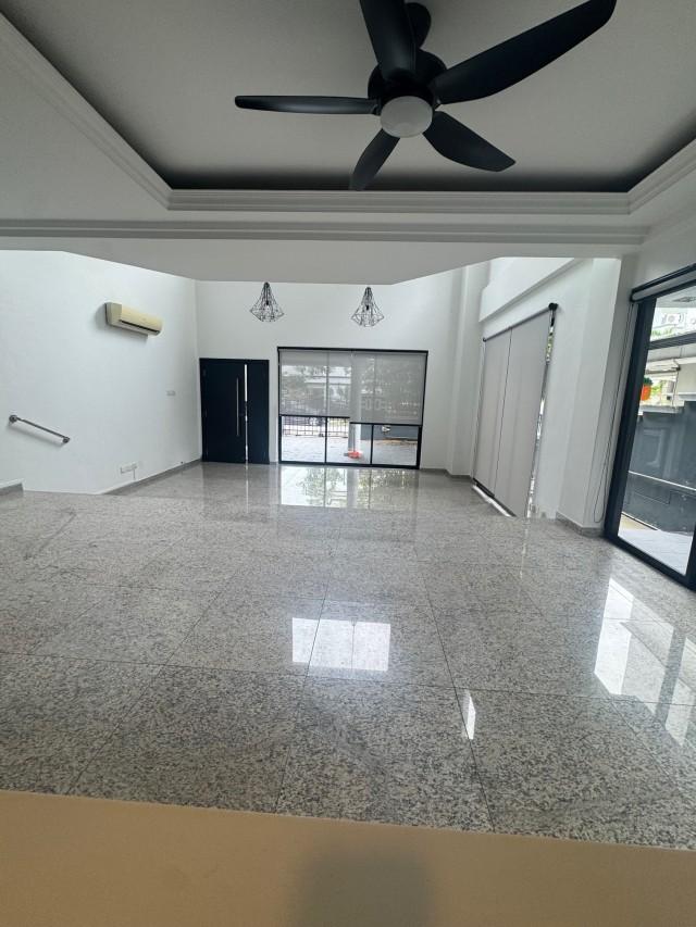 Gentle Villas Semi-Detached House For Rent, $12,000, 5 Bed 4 Bath 3,000 sqft $5.31 psf