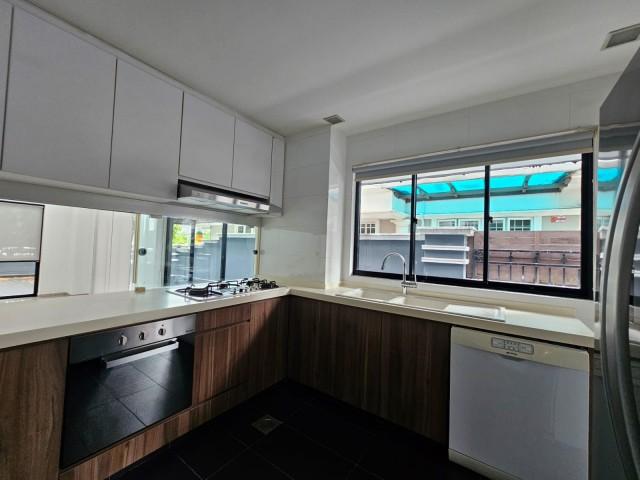 Gentle Villas Semi-Detached House For Rent, $12,000, 5 Bed 4 Bath 3,000 sqft $5.31 psf