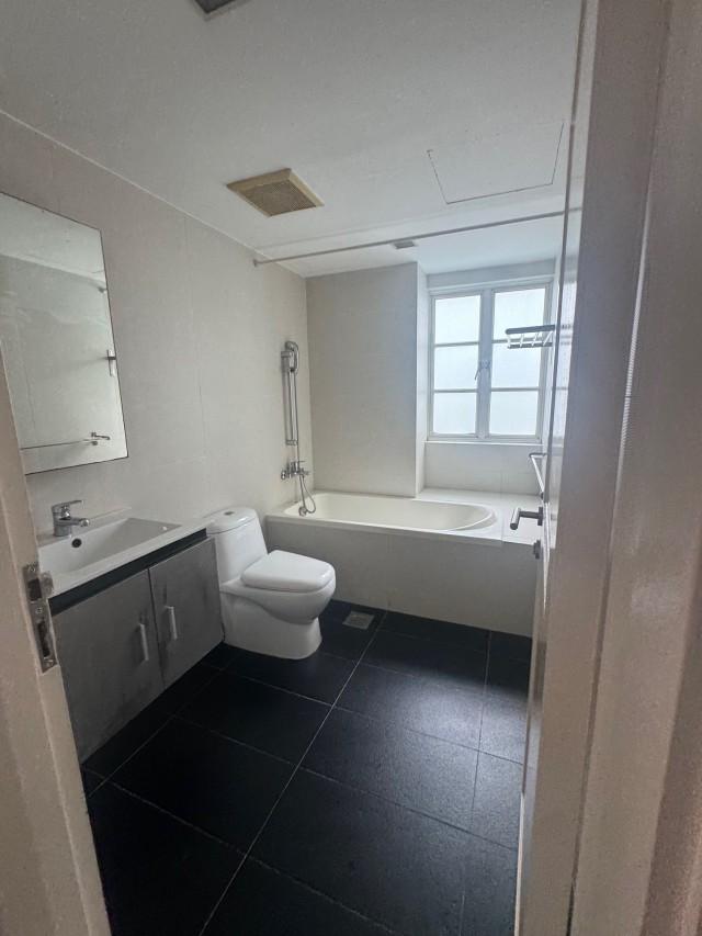 Gentle Villas Semi-Detached House For Rent, $12,000, 5 Bed 4 Bath 3,000 sqft $5.31 psf