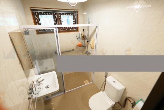 Jalan Mariam Bungalow House For Rent, $9,000, 4 Bed 4 Bath 2,800 sqft $1.30 psf