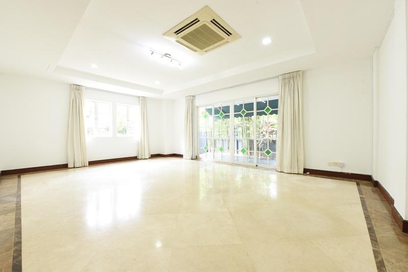 Semi-Detached for Rent, Gentle Villas Semi-Detached House For Rent, $19,000, 5 Bed 4 Bath 7,382 sqft $5.16 psf, SGD 19,000 | 99-year Leasehold