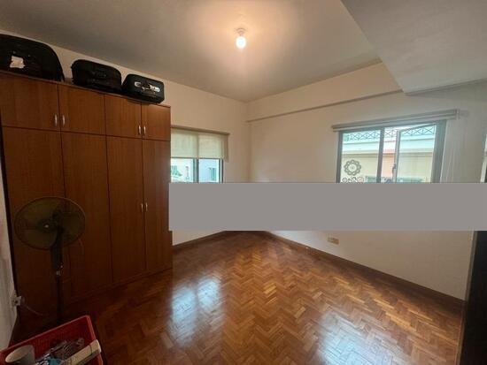 Corner Terrace for Rent: D23