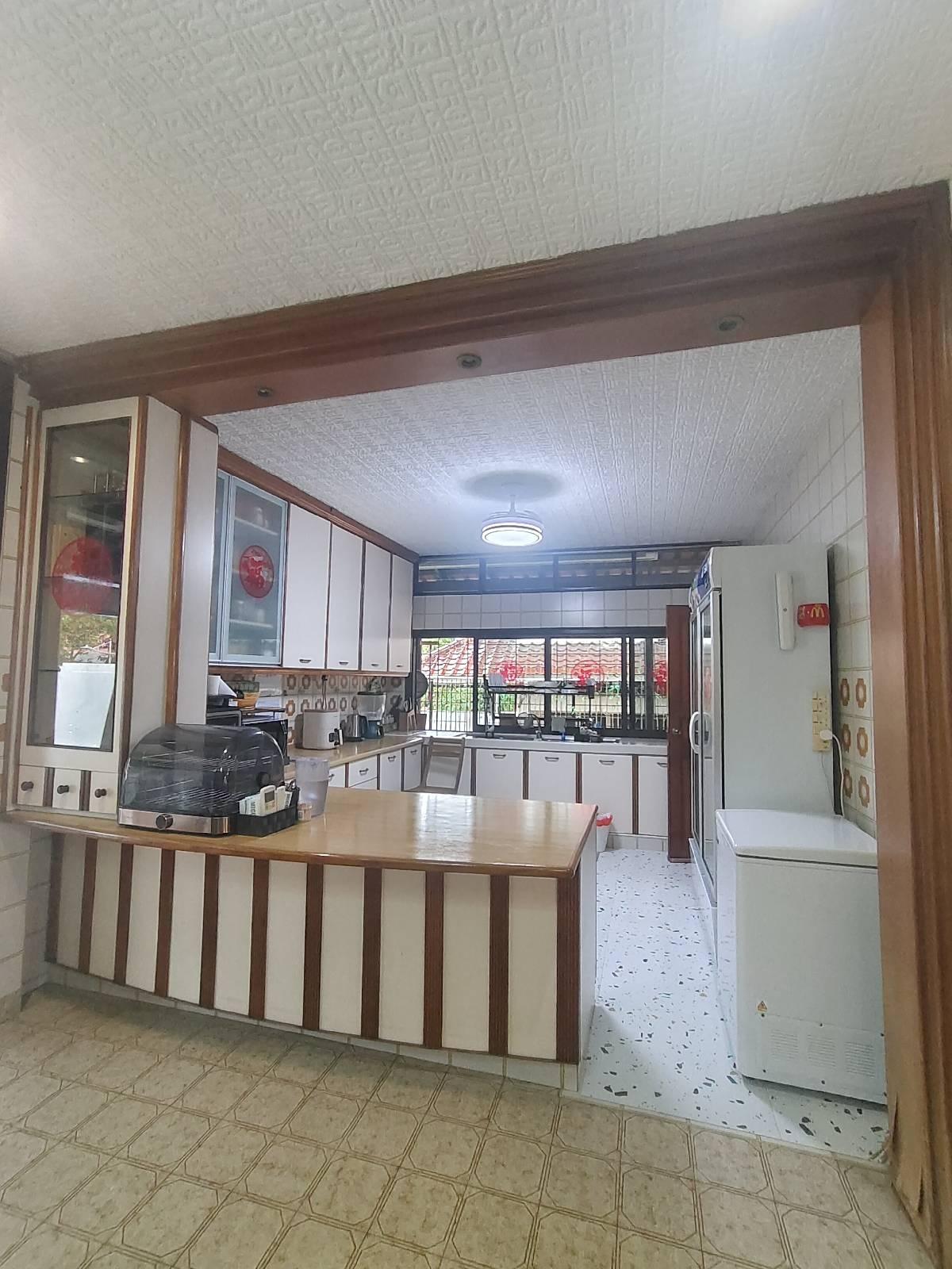 Semi-Detached for Rent: D21