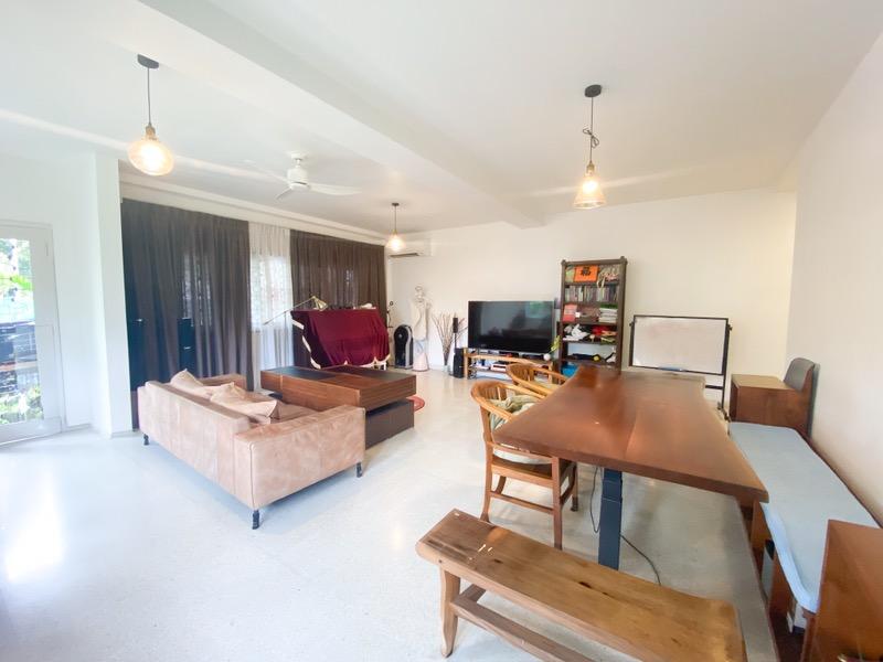 Prop-GPT: Corner Terrace: D10  Ming Teck Park