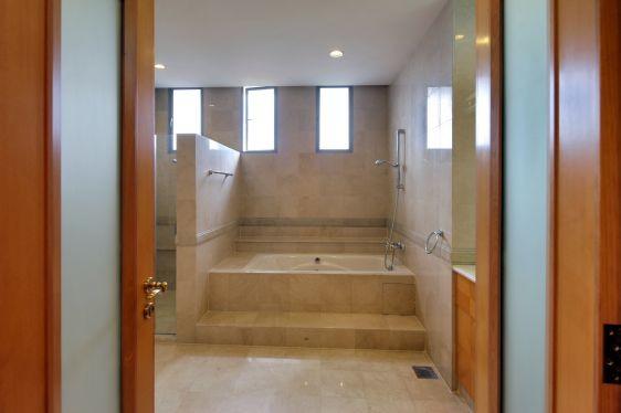 Detached for Rent, Villas Holland Detached House For Rent, $47,000, 6 Bed 8 Bath 12,486 sqft $2.35 psf, SGD 47,000 | 999-year Leasehold