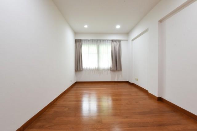 Detached for Rent, District 11 Gentle Villas Detached House For Rent, $19,000, 5 Bed 4 Bath 7,382 sqft $5.16 psf, SGD 19,000