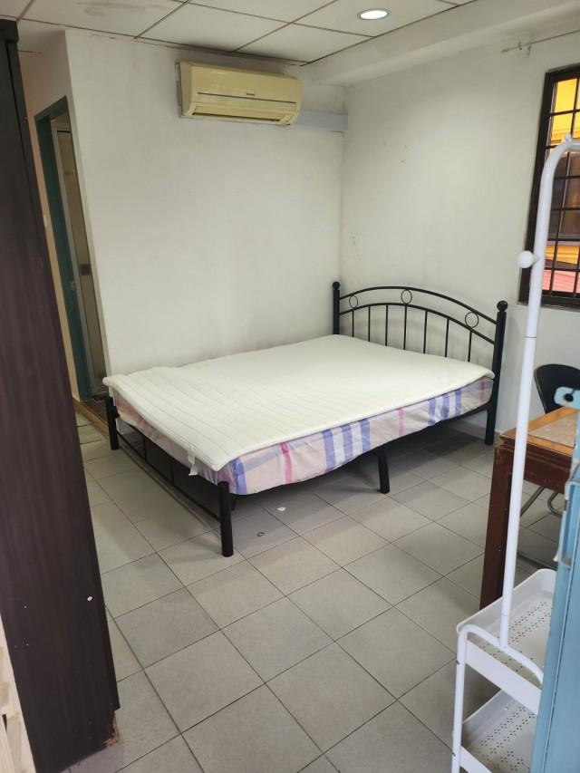 Prop-GPT: Shophouse: D15  Walk up tanjong katong room for rent