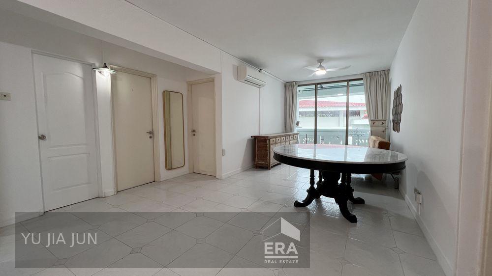 Prop-GPT: Condominium:   Yishun Street 81 Orchid Park Condominium For Rent