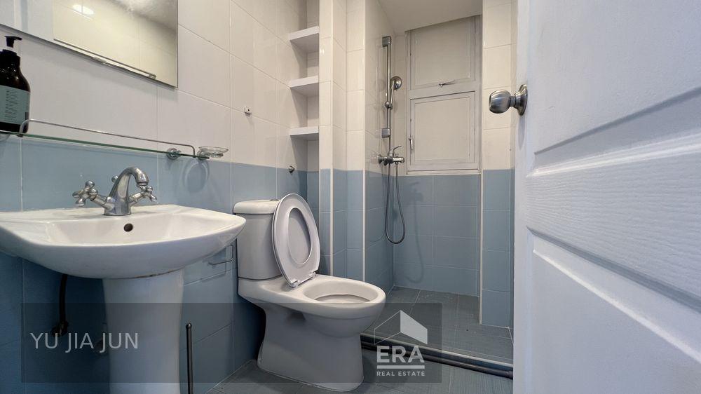 Condominium for Rent: 