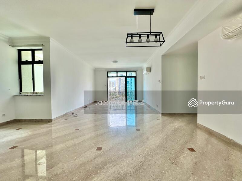 Prop-GPT: Condominium: D10  Spring Grove