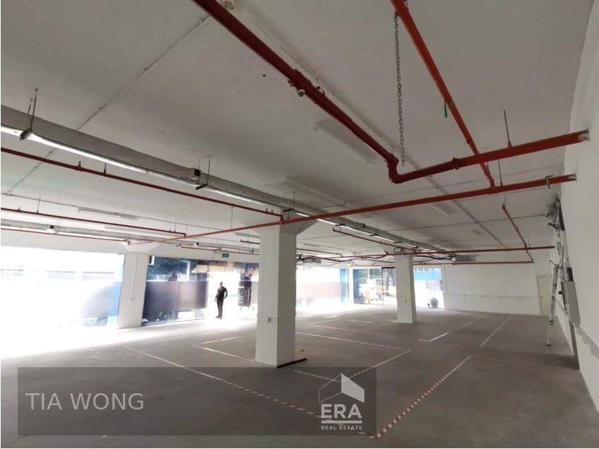 Prop-GPT: Light Industry:   B1 Industrial In Central Redhill / Lower Delta For Rent