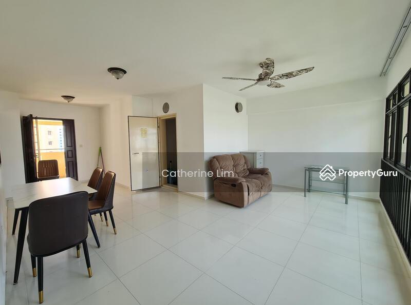 Prop-GPT: HDB Flat: D19  151 Rivervale Crescent